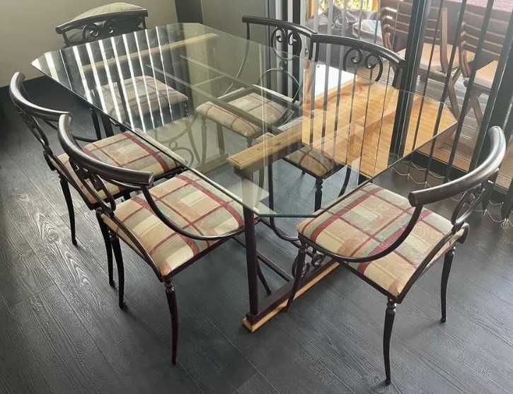 Conjunto mesa de jantar + 6 cadeiras