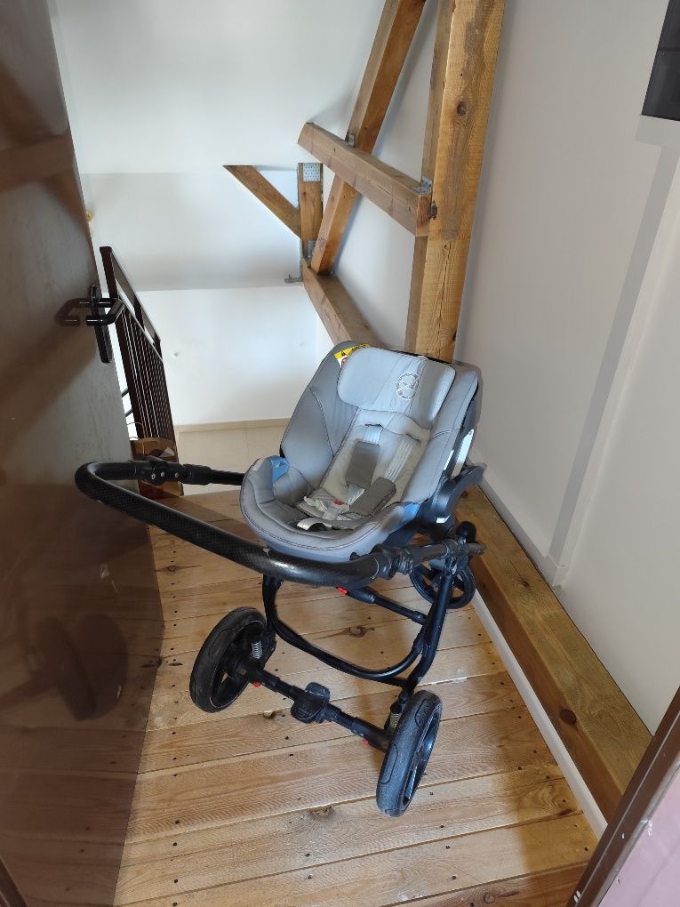 Wózek ADAMEX FUTURO z fotelikiem CYBEX ATON5