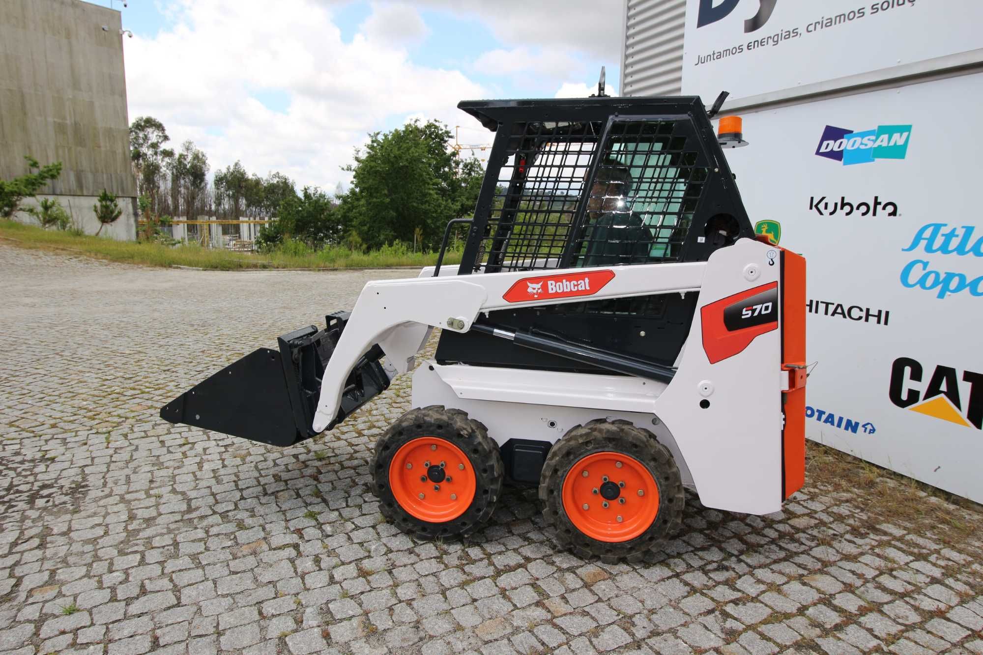 Bobcat Mini carregadora, S70 Tração integral 4 rodas,  como nova