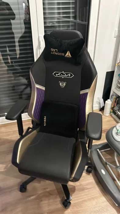 Cadeira gamming secret lab KDA edition
