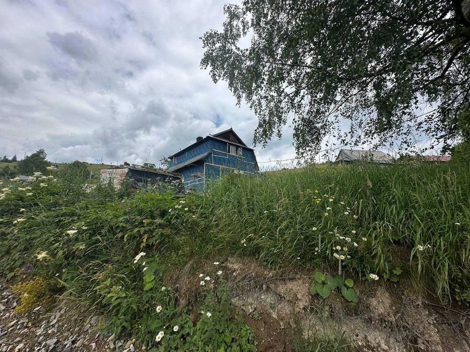 Яблуниця поряд Буковель. Ділянка з старим будинком біля Скогур, Дзен