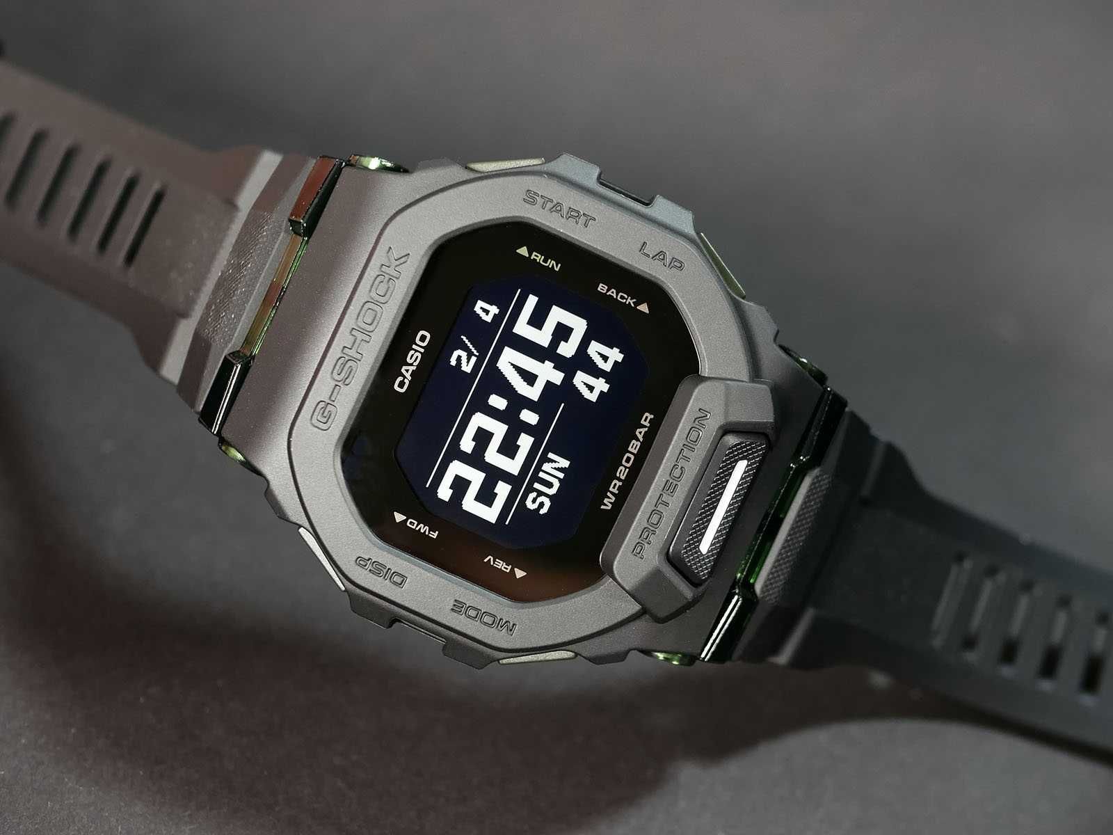 Часы Casio GBD-200UU-1DR G-Shock Bluetooth Steptracker