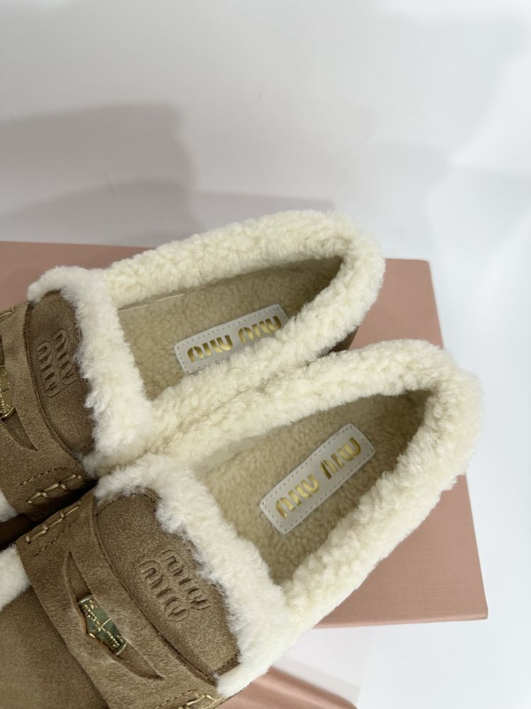 Лофери Miu Miu з овчиною 40