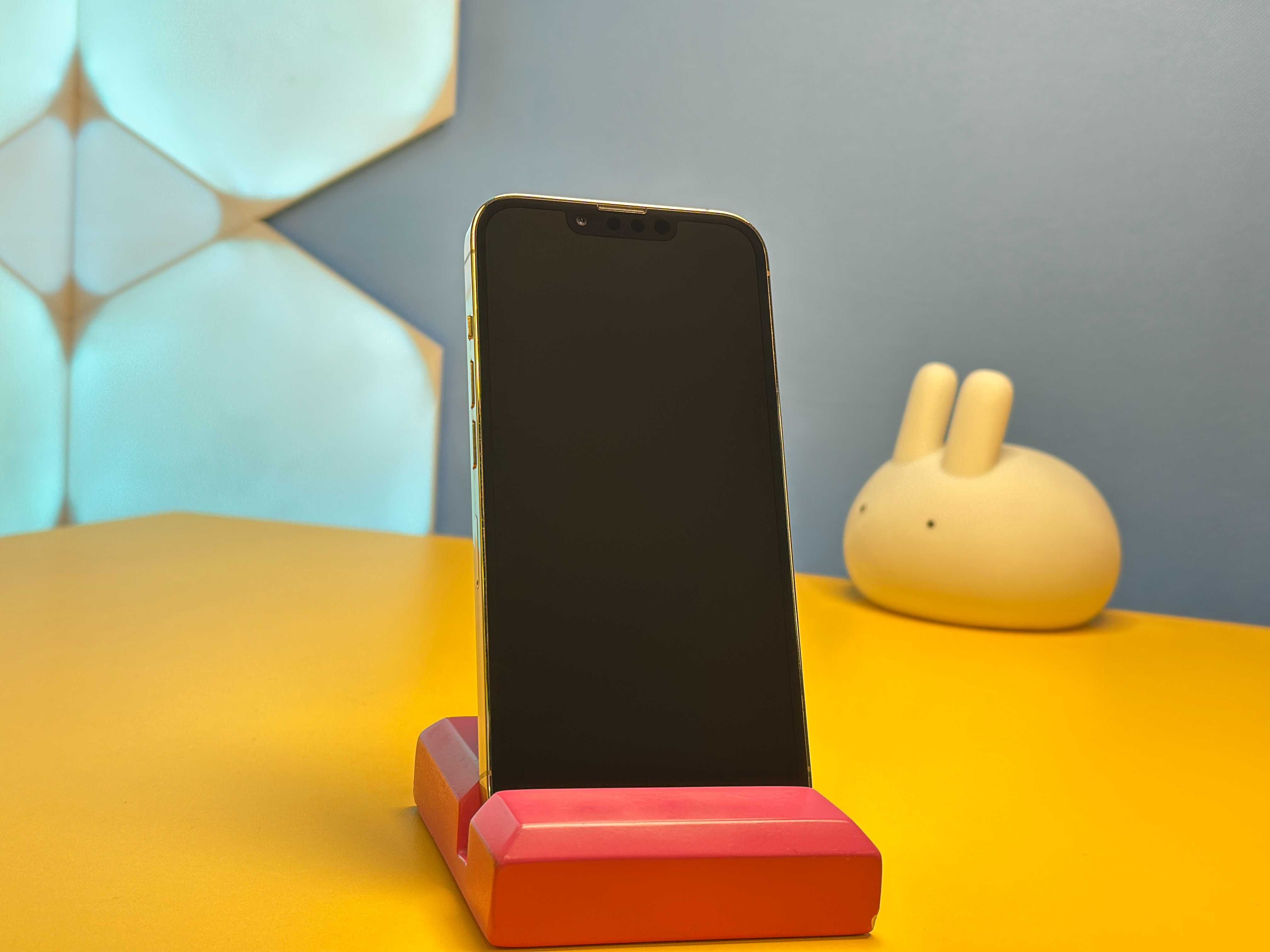 Смартфон Apple iPhone 13 Pro 128GB Gold (137553) Б/У З ГАРАНТІЄЮ
