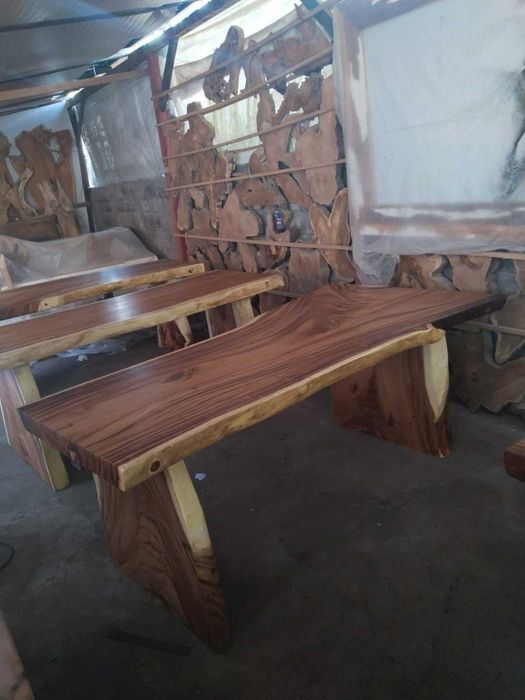 Mesas de Madeira de Suar - Novas