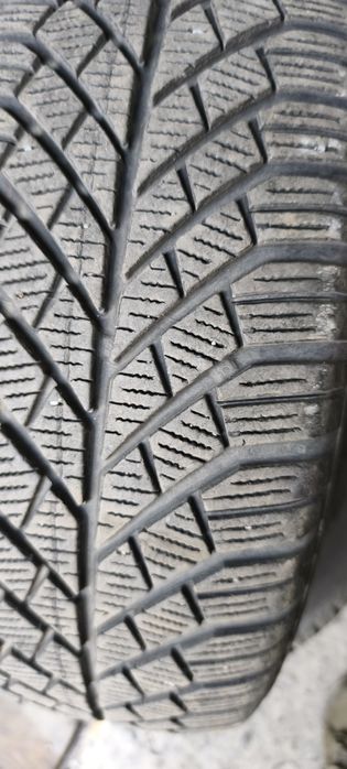 Зимова гума continental  205/55/16