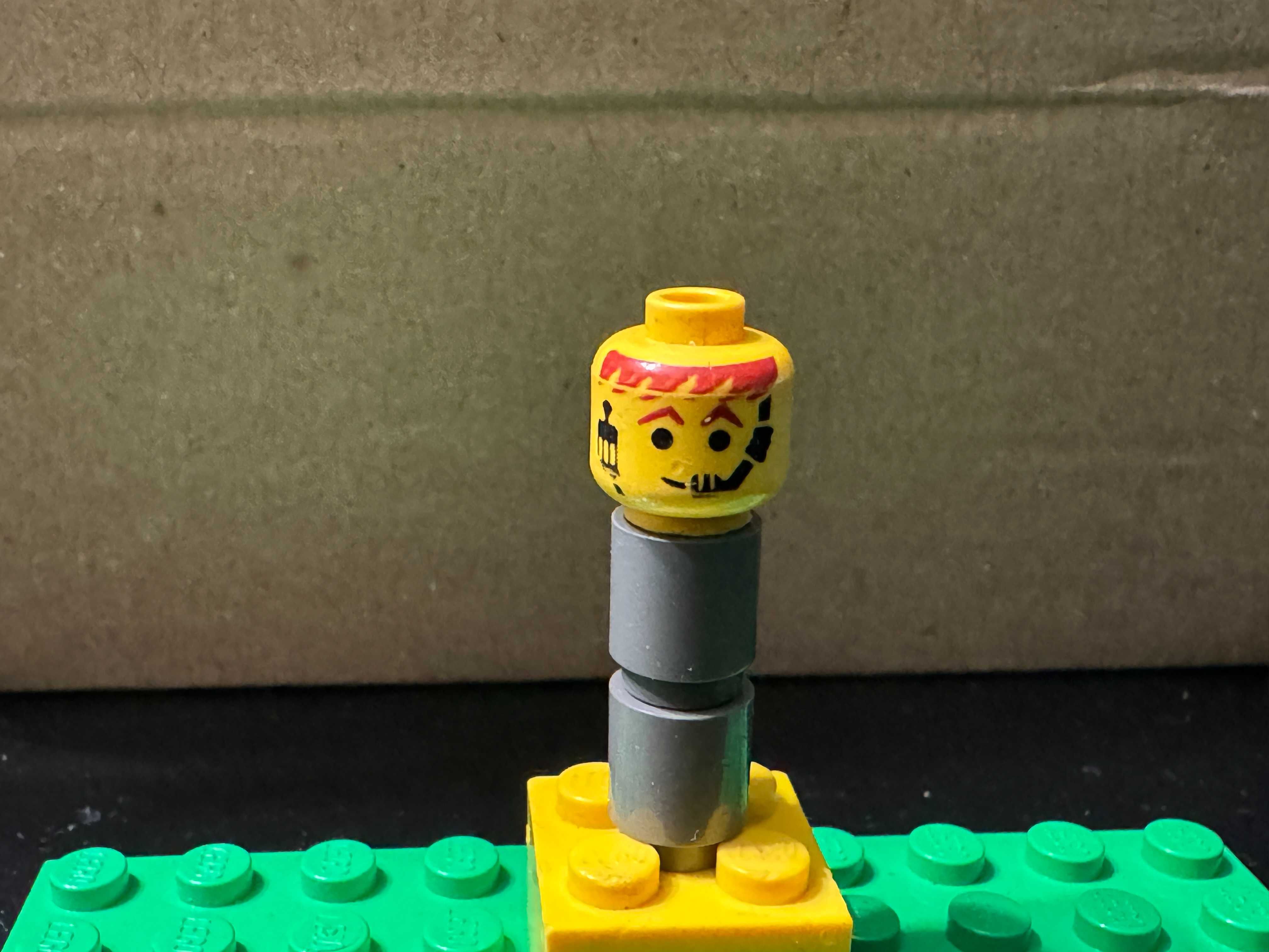 Lego 3626bp69 główka Headset Over Smile, Red-Brown Hair & Eyebrows