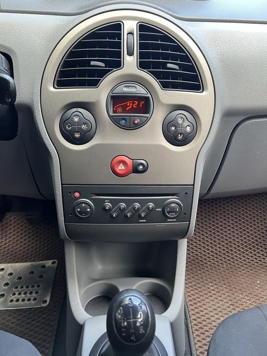 Продаю RENAULT MODUS 1.5 дизель.