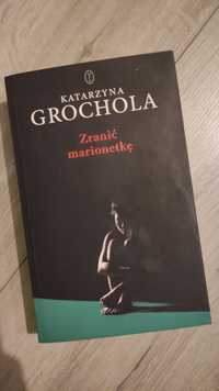 Zranić marionetkę kryminał, sensacja, thriller Grochola