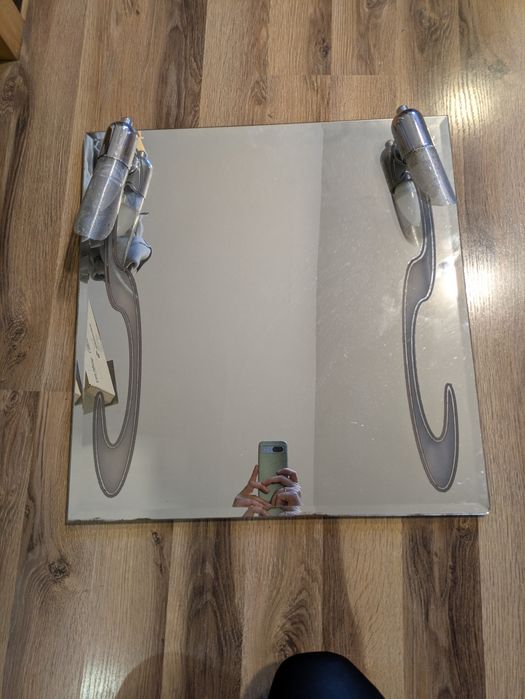 Lustro do łazienki z oświetleniem