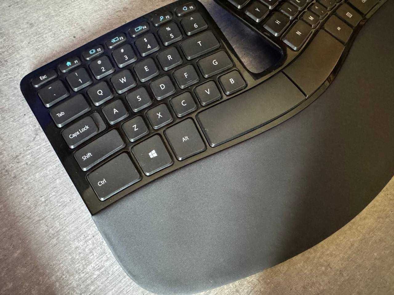 Teclado Microsoft Sculpt Wireless