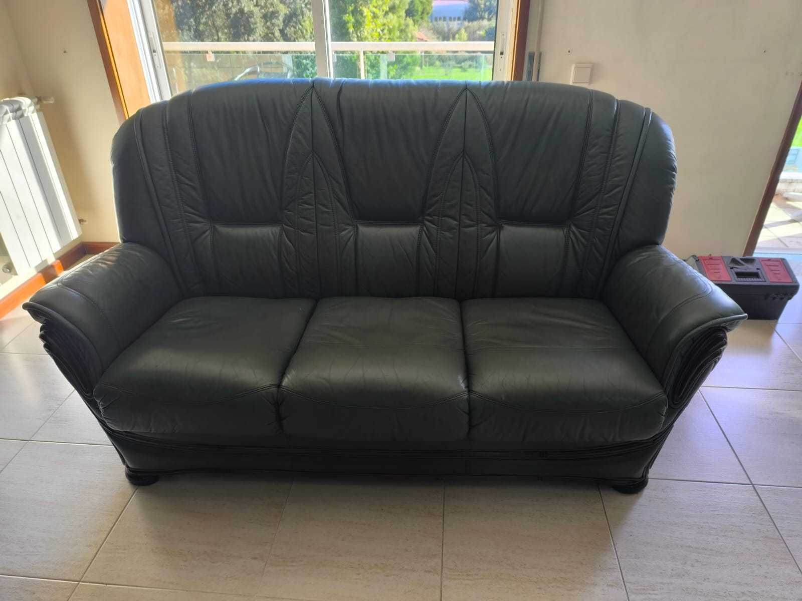 Sofás de couro muito bons