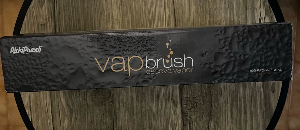 Escova a vapor como nova