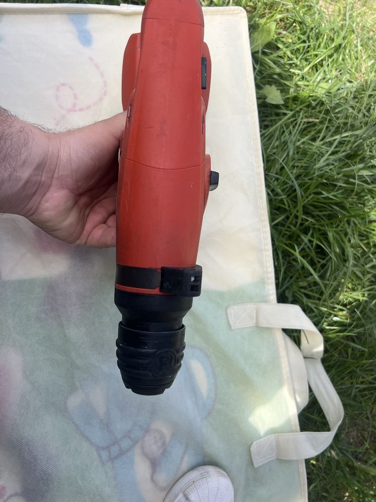 Продам перфоратор Hilti