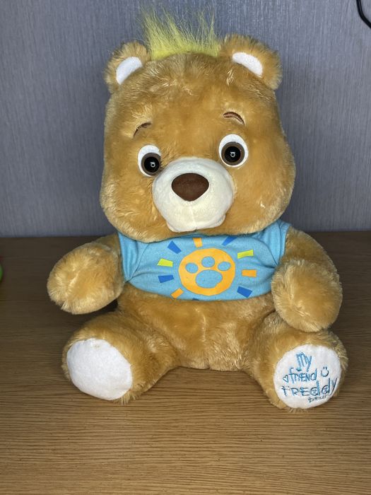 Багато іграшок дитячих в гарнгму стані