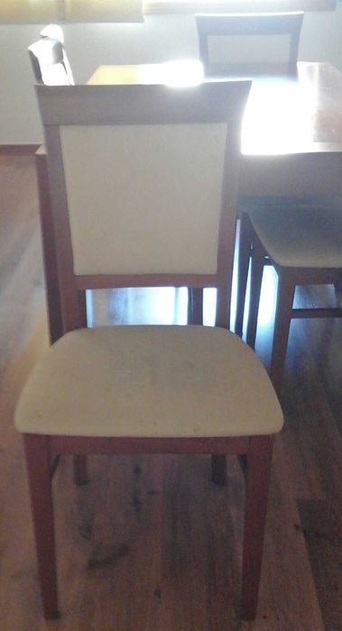 Cadeiras de sala em cerejeira