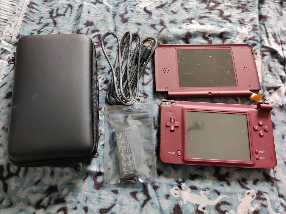 Nintendo DSi XL uszkodzone