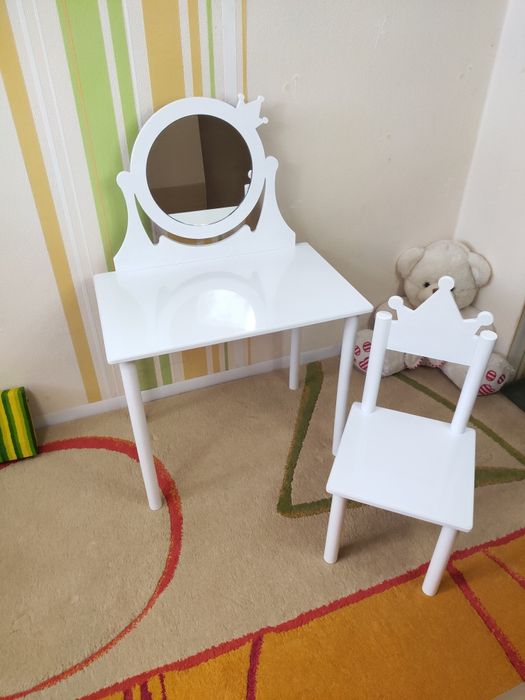 Детский столик,  Трюмо с зеркалом,  макияжный стол для девочки