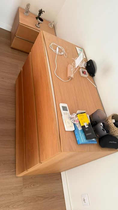 Cómoda grande com 3 gavetas