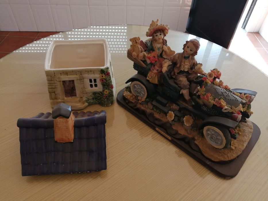 2 peças de loiça decorativa antigas em marfinite