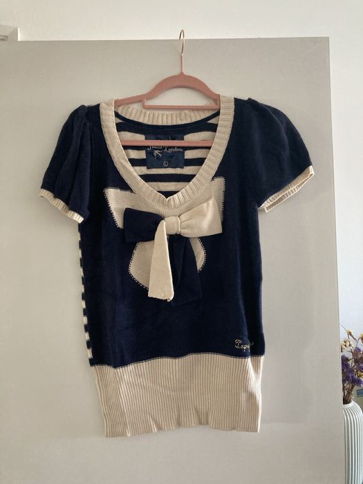 Camisola azul marinho e bege da Pepe Jeans