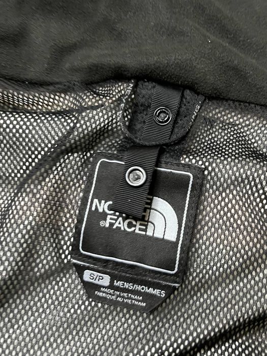 Трекінгова вітровка від The North Face Gore-tex