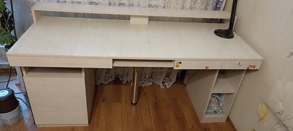 Стіл   письмовий