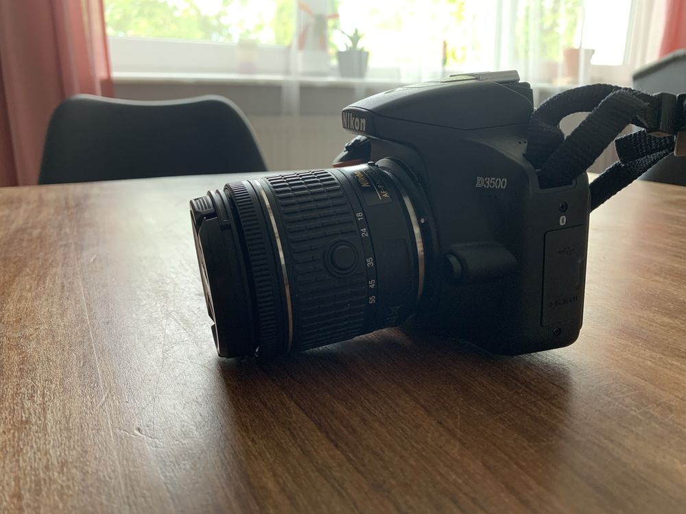 Aprat fotograficzny, lustrzanka Nikon D3500