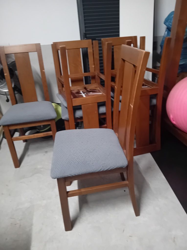 Mesa de sala com 6 cadeiras