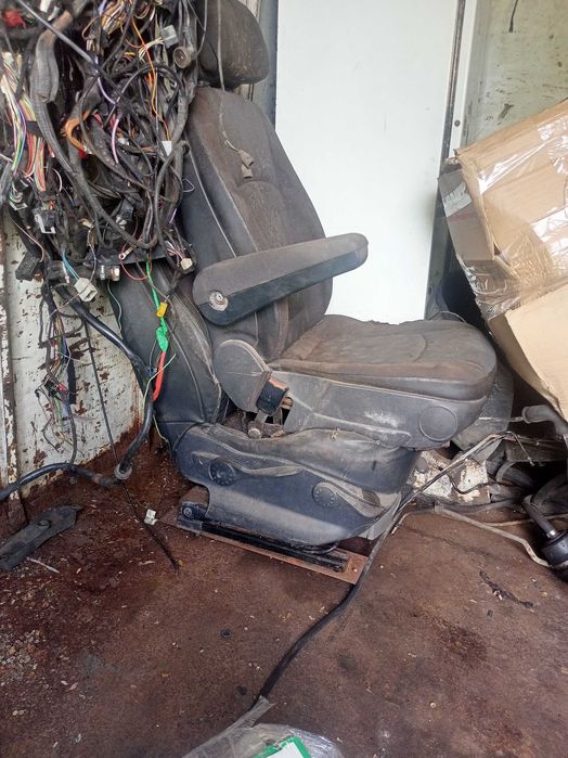 Сідушка мерседес . 638. на трактор.