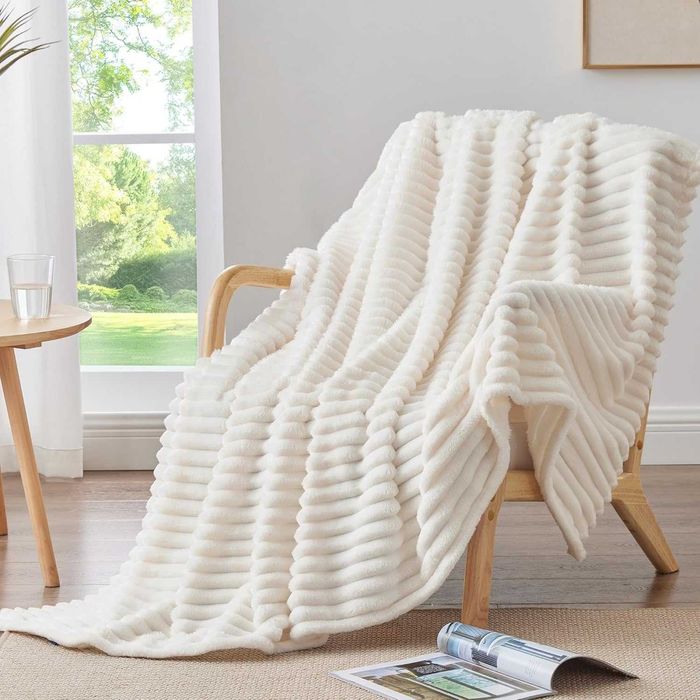 Nowy koc flanelowy / kocyk / narzuta / puszysty / 125x150cm / A2377!