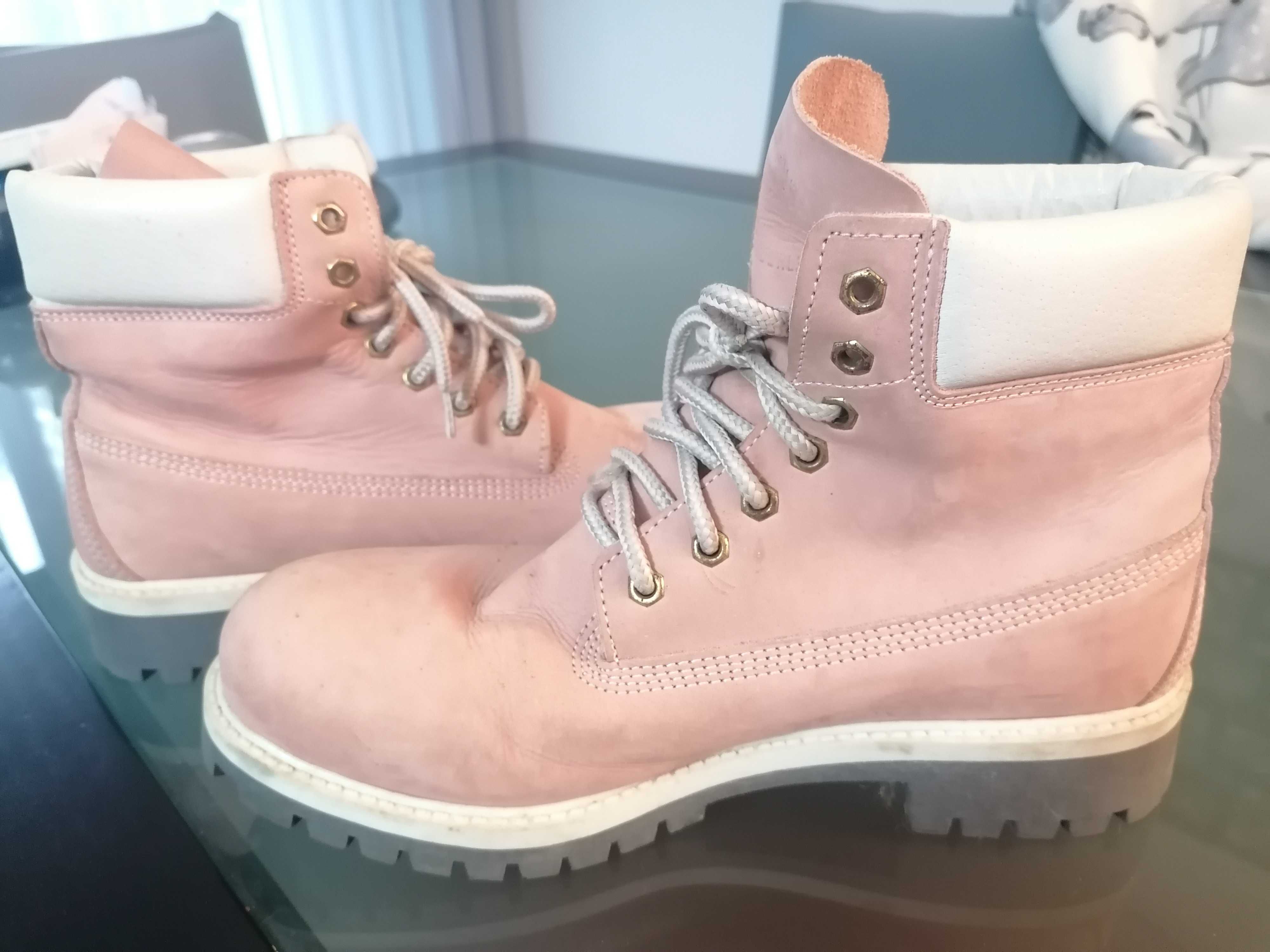 Botas cor de rosa timberland