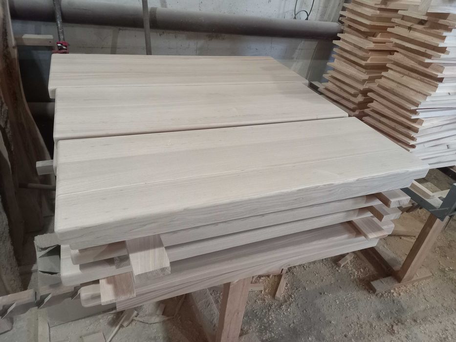 Столярні вироби, двері, сходи, стільниці, декоративна рейка, ліжка