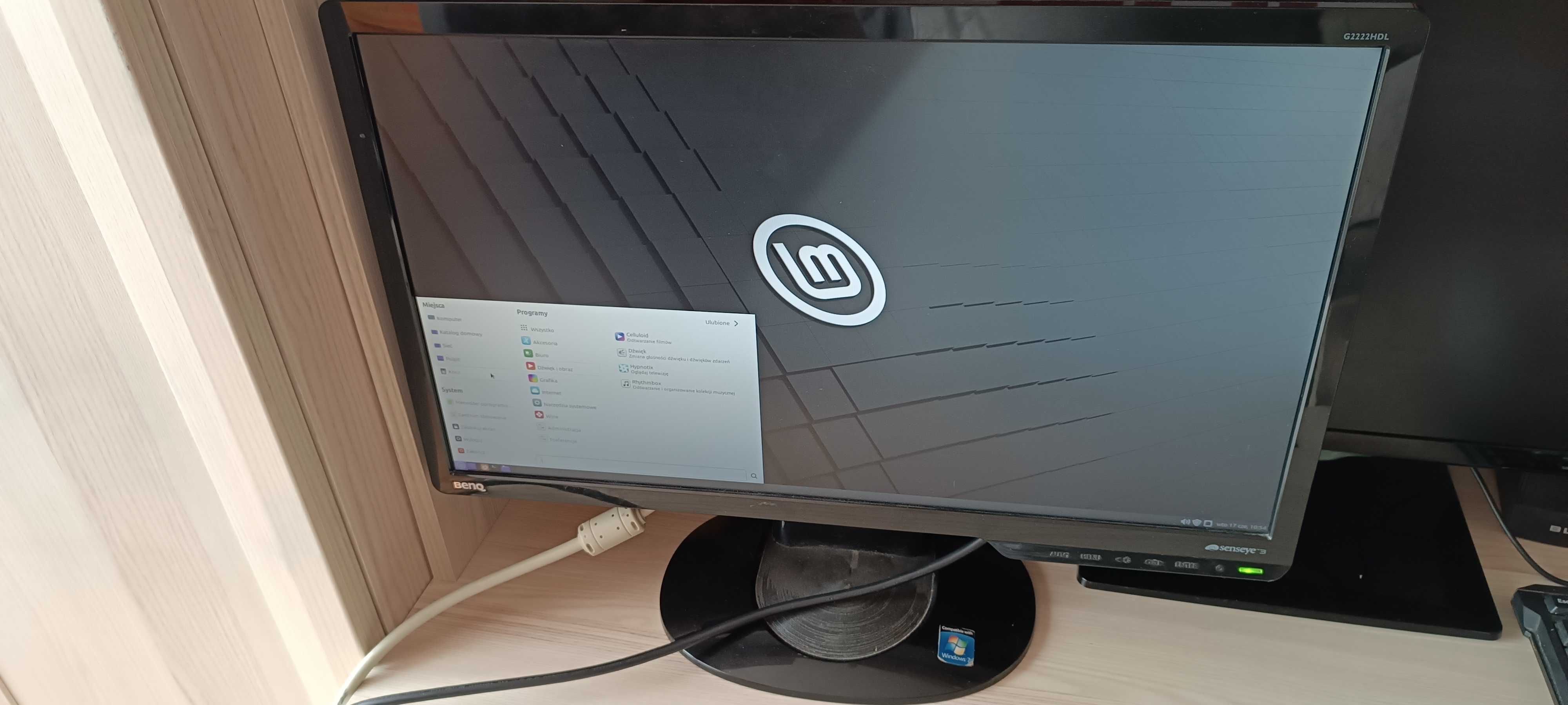 Komputer stacjonarny + monitor do nauki/pracy