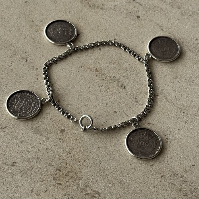 Pulseira em prata portuguesa com moedas