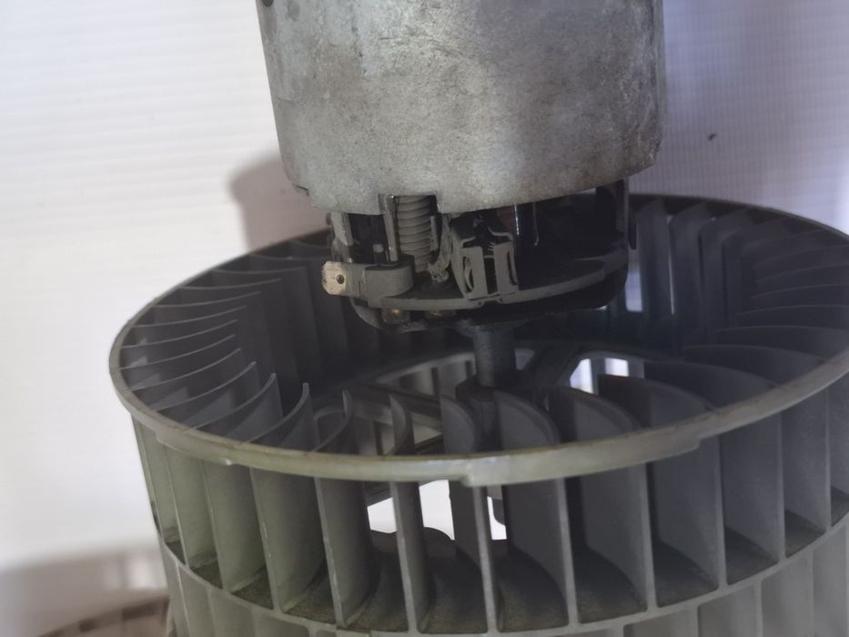 Мотор печки двух крыльчатка Siemens, Bosch Мерседес w124