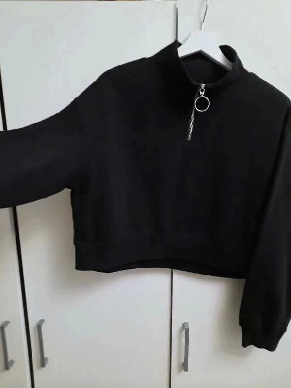 H&M bluza czarna crop zip zapinana na suwak Nowa S goth gothic