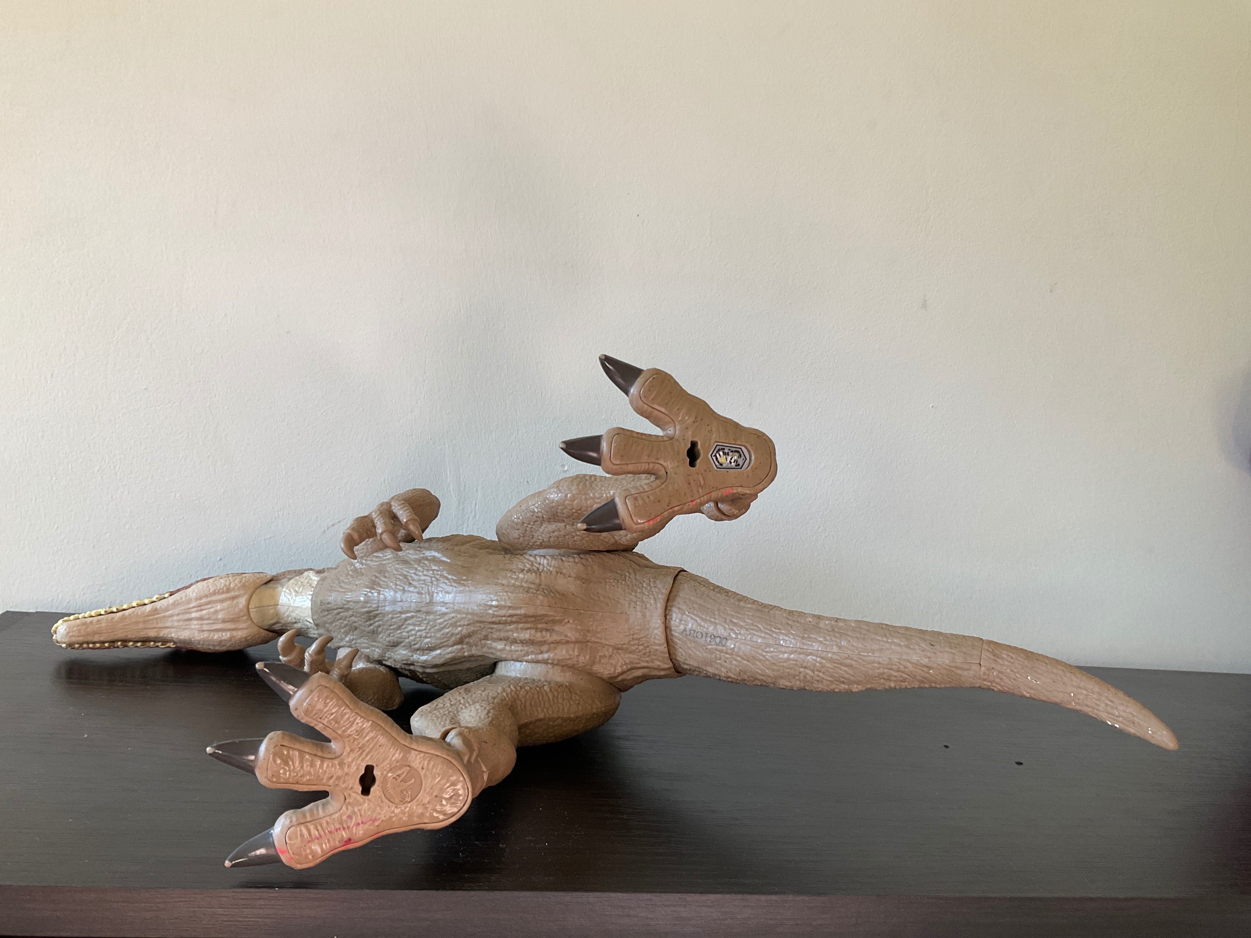 Jurassic World, Figurka kolekcjonerska, Spinozaur Mega Gryz