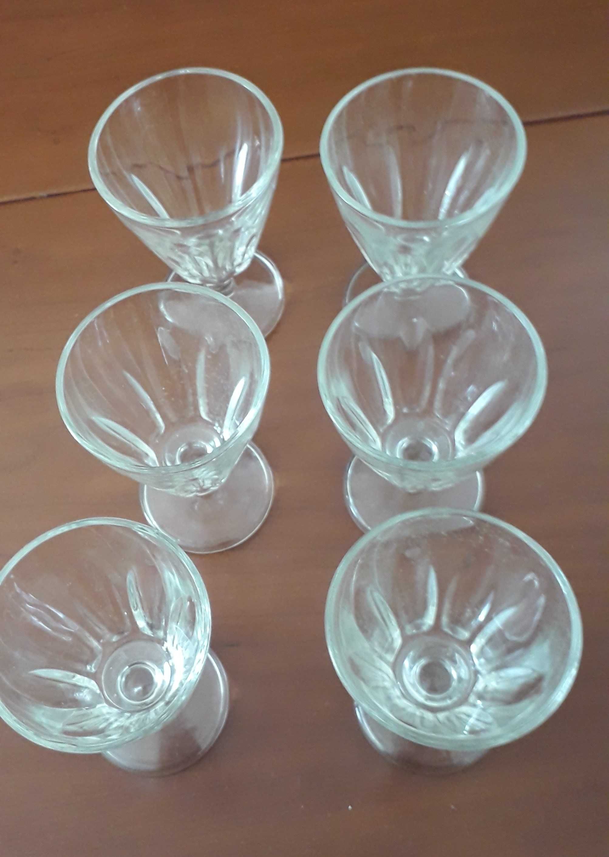 Seis Cálices de licor impecáveis e antigos