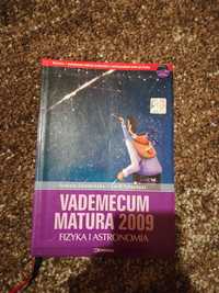 Książka podręcznik szkolny fizyka vademecum matura fizyka i astronomia