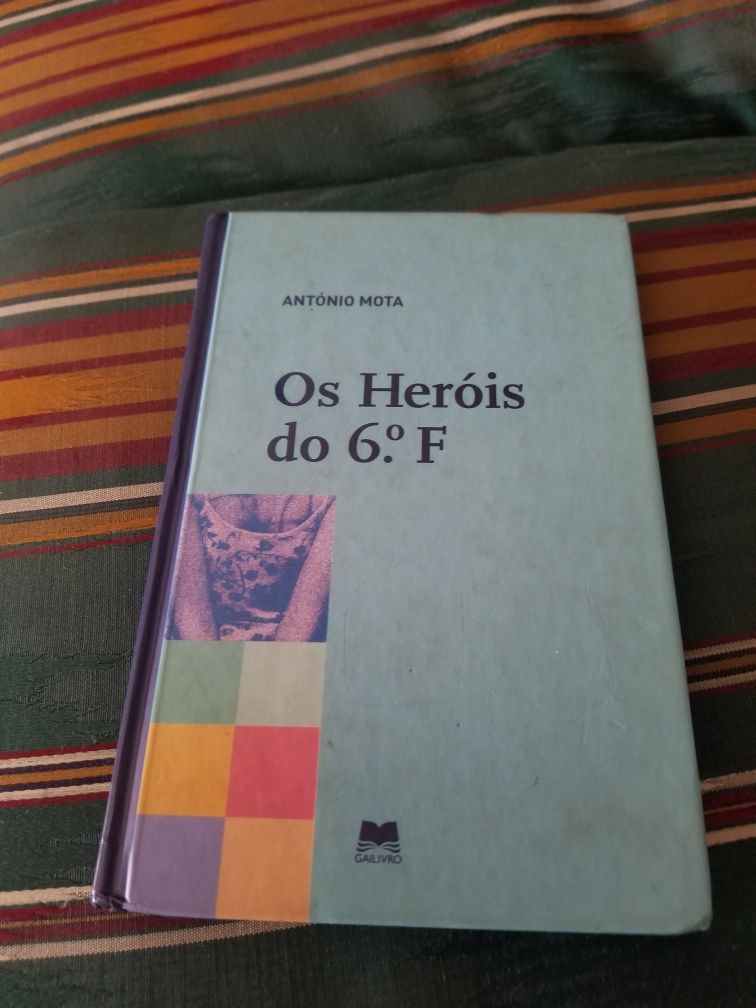 Vários livros juvenis novos de autores famosos