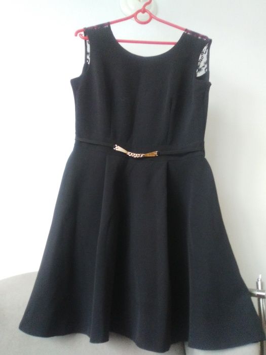 Sukienka czarna elegancka