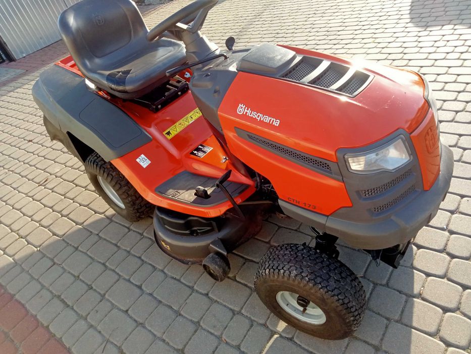 Traktorek kosiarka HusqvarnaCTH173 z pompą oleju