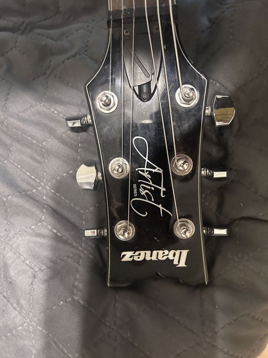 Продам гітару IBANEZ ARZ300bk + ремінь зі стреплоками+ 2 кабелі