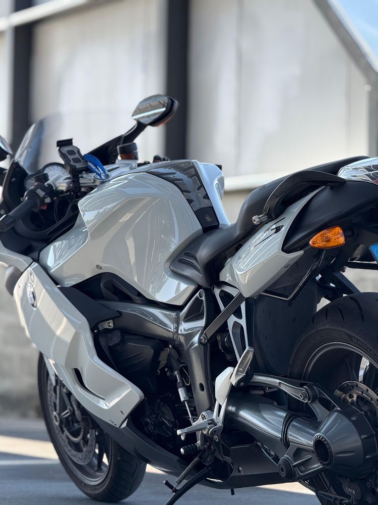 Vende BMW K1300S de 2012 com 50 mil KM