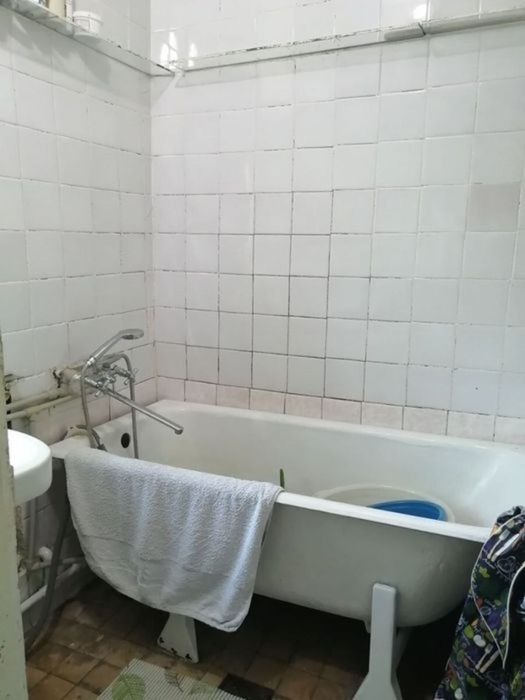 Продам будинок з ексклюзивною земельною ділянкою в центрі міста.