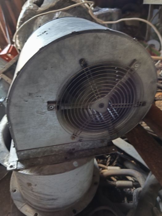 Wentylator promieniowy dmuchawa D4E225-CC01-39  650w 1295 obr