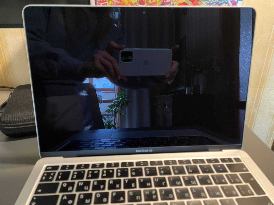 MacBook Air 13  2020 Apple M1 8Gb SSD 250Gb