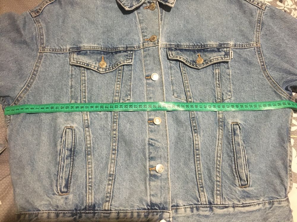 Джинсова куртка Bershka M