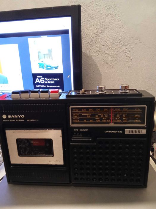 Radio antigo marca sanyo